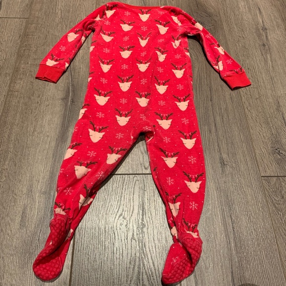 Childrens place 9-12 month Christmas footed sleeper ❄️ GUC - Picture 2 of 3